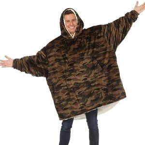 The Comfy Hooded Blanket/Sweatshirt Camo